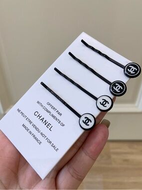 GWP Black & White CC Logo hair Pin Set